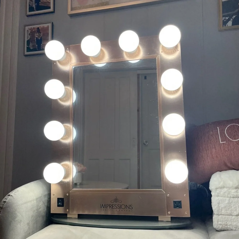 Impression vanity - Picture 4 of 4